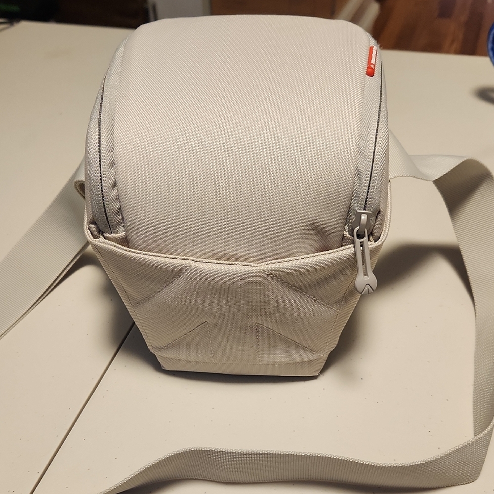 Compact Cream Camera Bag